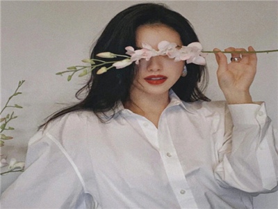 女人双腿扒开让男人桶,餐厅怪异行为引热议-1