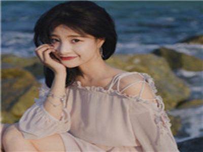 中年真丝长款连衣裙,中年美裙新潮流，优雅百搭抢眼