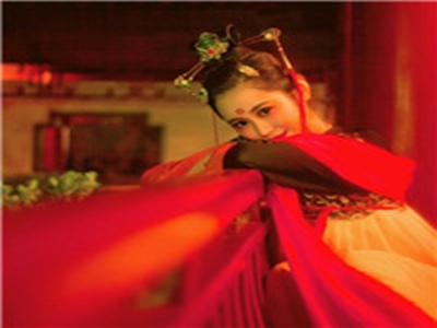 芋圆呀呀纯白旗袍橘色,旗袍女神惊艳亮相，芋圆呀呀引领潮流-3