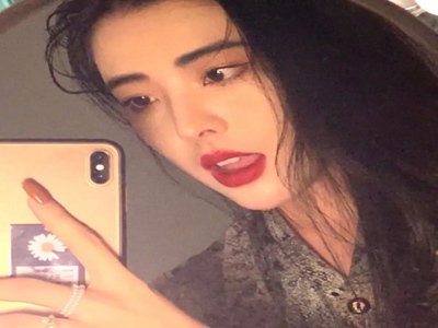免费看男生和女生在床上一起差差差的软件免费下载,软件疑涉低俗内容，引发安全隐私争议