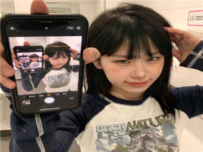 jzzijzzij亚洲熟女少妇,网络红人魅力揭秘，亚洲熟女少妇走红-1