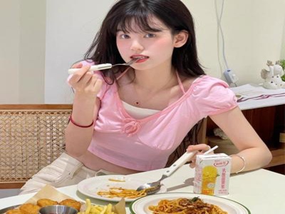 瑜伽裤外穿如何搭配图片,街头新潮流，瑜伽裤搭配秘籍大公开