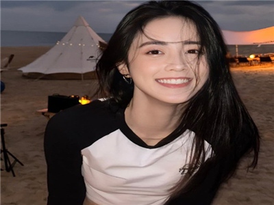 动漫美女露内裤ApP,惊曝：手机应用低俗内容引争议-3
