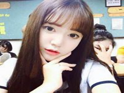美女把衣服脱了APP,网络新APP引争议，道德底线何处寻？-3