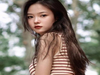黄黑衣服搭配好看吗,时尚碰撞：揭秘黄黑搭配新潮流-3