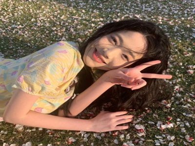 揉我胸 啊 嗯,社交热议：胸语背后心理压力引关注-1